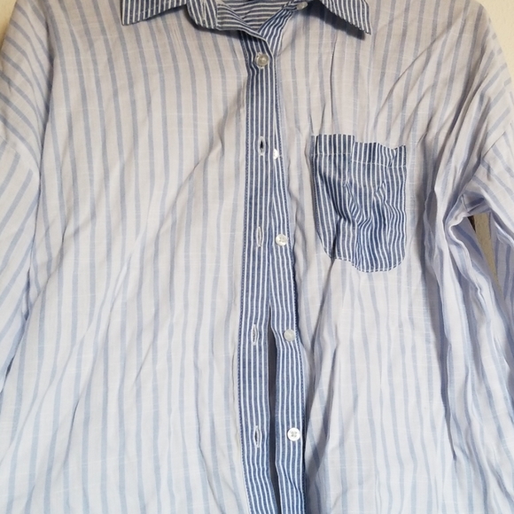 Light blue button up shirt - Picture 2 of 4